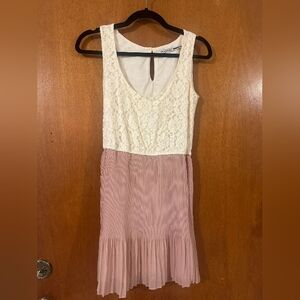Elegant Lace and Pleated Dress in Cream and Pink